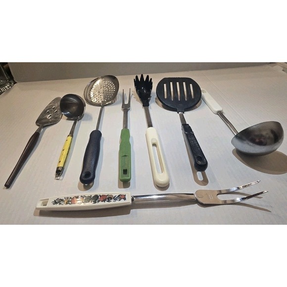 Vintage Lot Of 8 Kitchen Spoons,Spatulas, And Other Kitchen Utensils - Picture 8 of 8